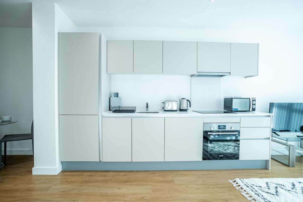 Luxe Apartments Bracknell Near Ascot, Legoland, Windsor, Lexicon - Free Parking & Gym エクステリア 写真